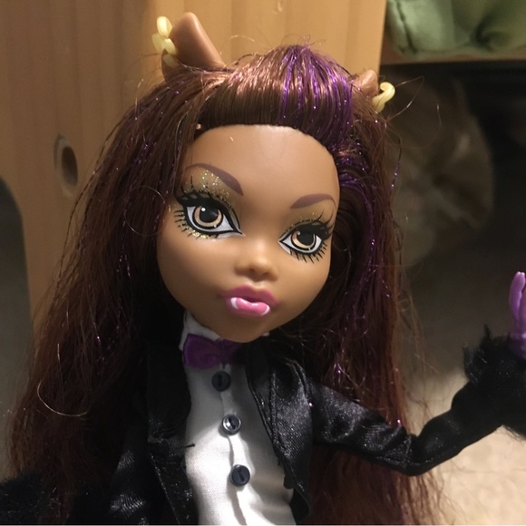 Monster High Clawdeen Wolf Doll - Picture 3 of 7